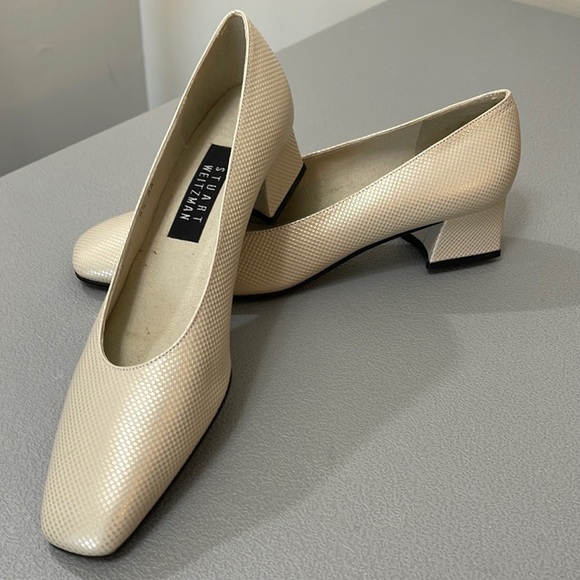 Vintage Stuart Weitzman Cream Block Heels. Size 8.5AA. - Picture 1 of 16